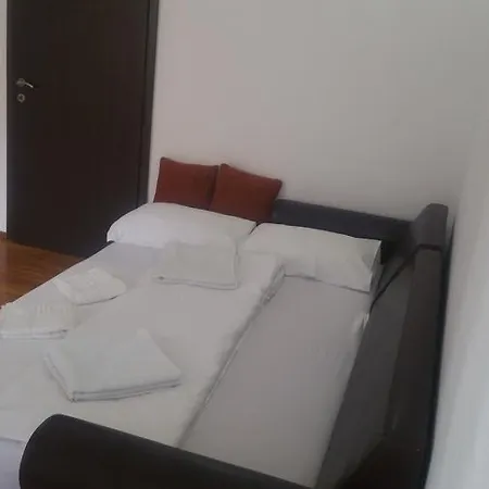 M&f Apartament Jepilor *